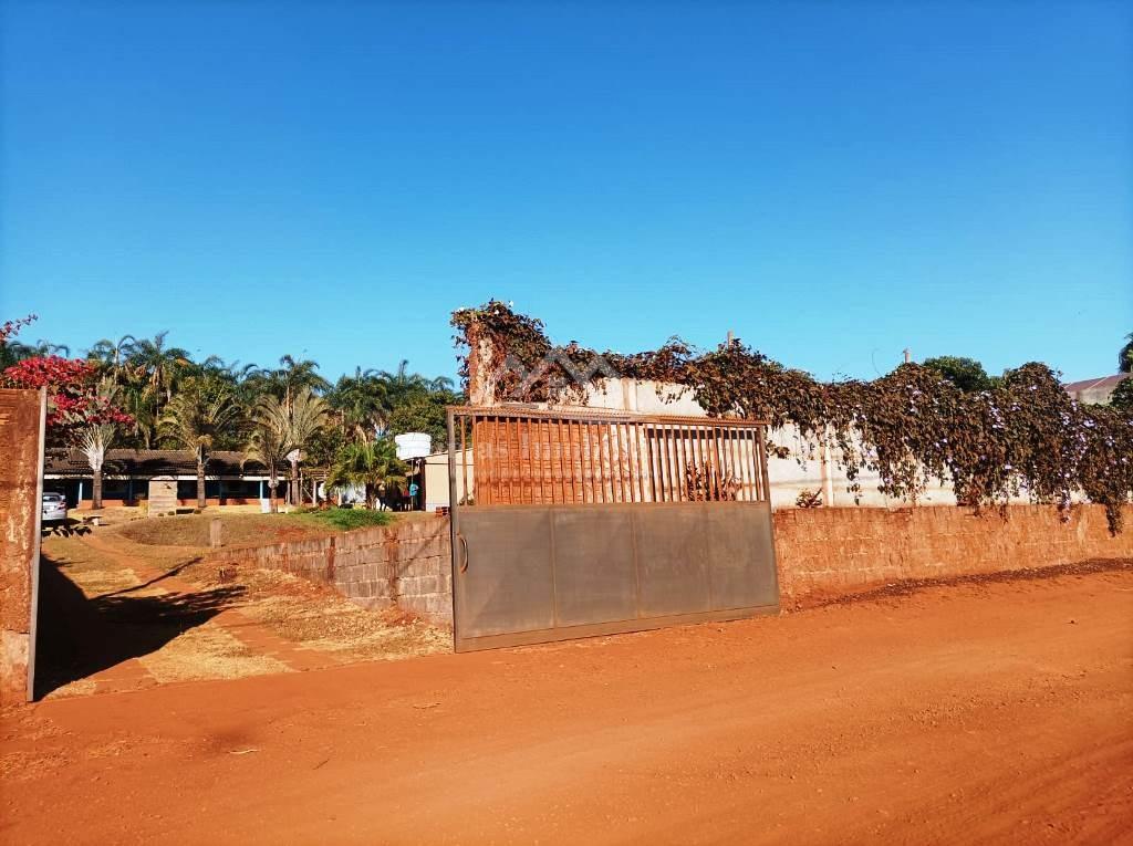 Chácara, 3 quartos, 1800 m² - Foto 1